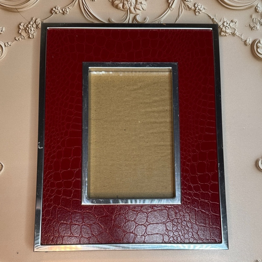 Vintage Faux Red Crocodile Pattern 3 x 5 Photo Frame